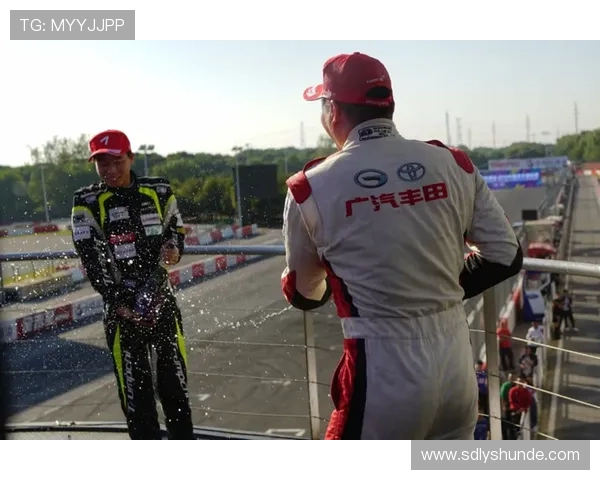 武汉羽毛球队在洲际杯积分榜上以70分稳居第一名展现强劲实力