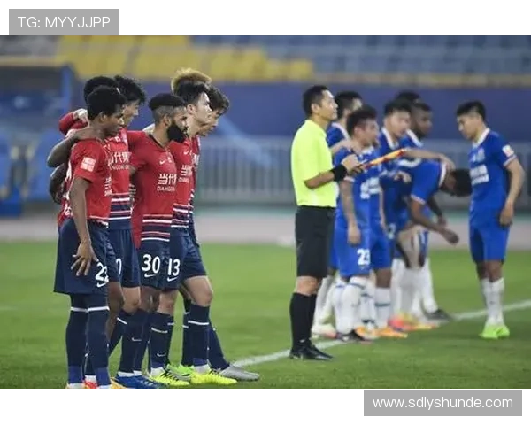 赛后分析：北京足球队与重庆足球队球员个人能力对比与表现评估